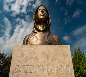 Satoshi Nakamoto statue Budapest.jpg